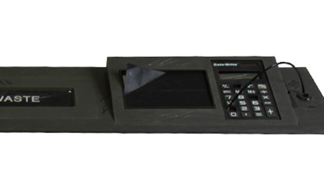 Electronic waste scale with keypad display